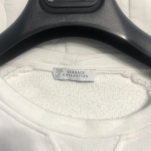 Versace - Picture 3 of 5